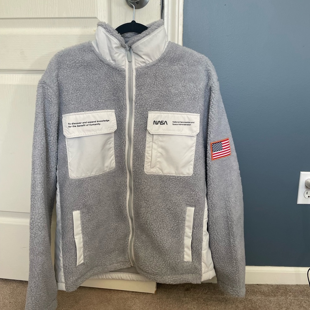 H&M designed NASA jacket. Men’s size medium. Perfect for fall/winter weather